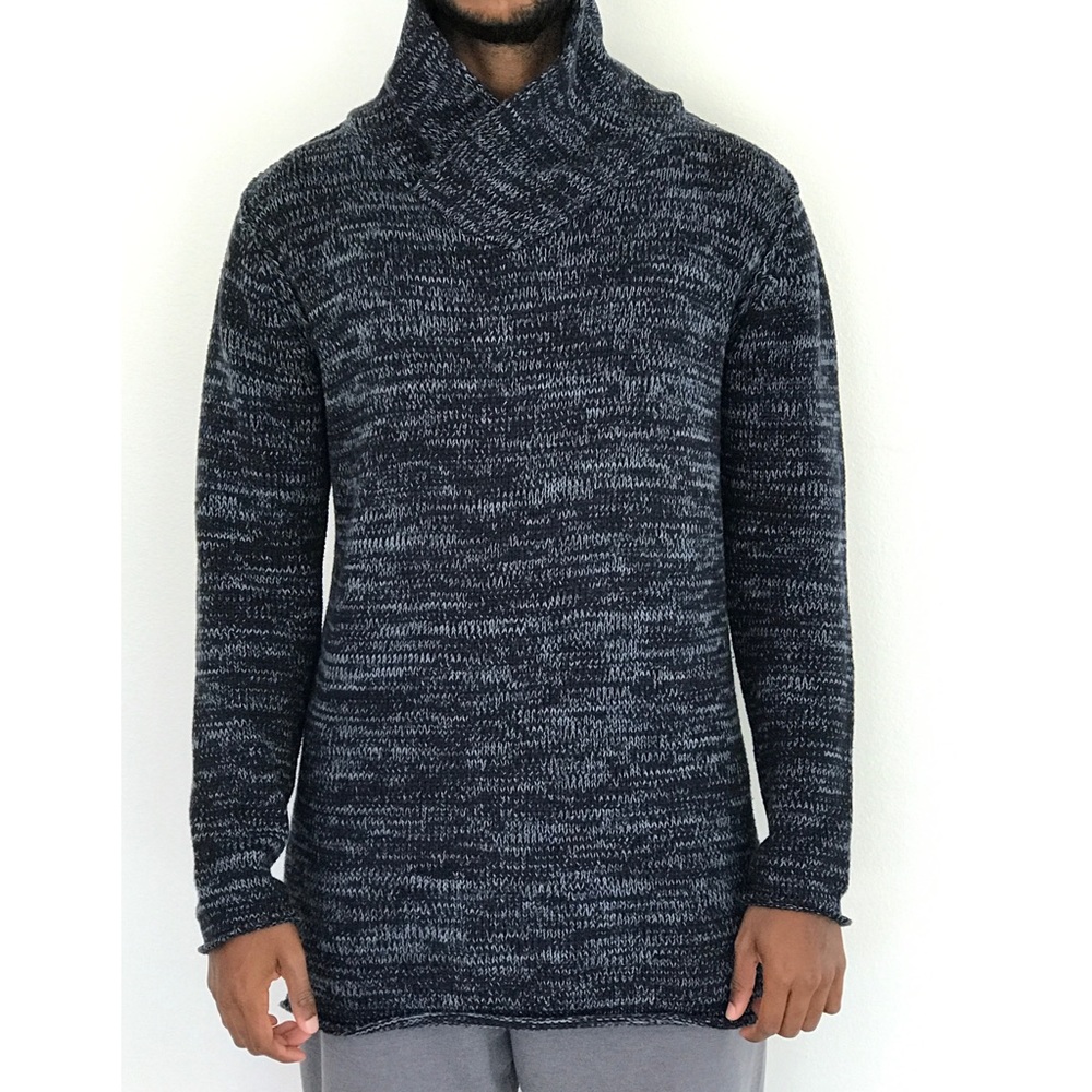 H&M DIVIDED SWEATER SZ. S